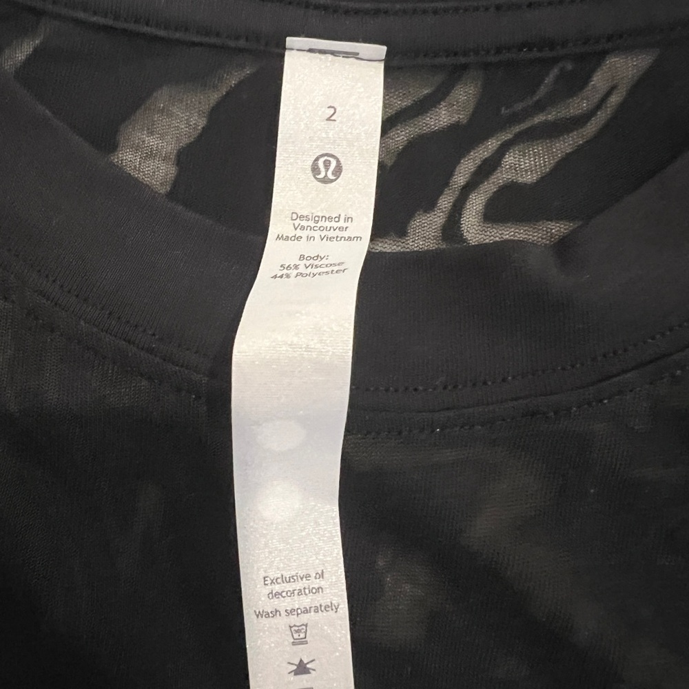 Lululemon mesh tank - Picture 2 of 3